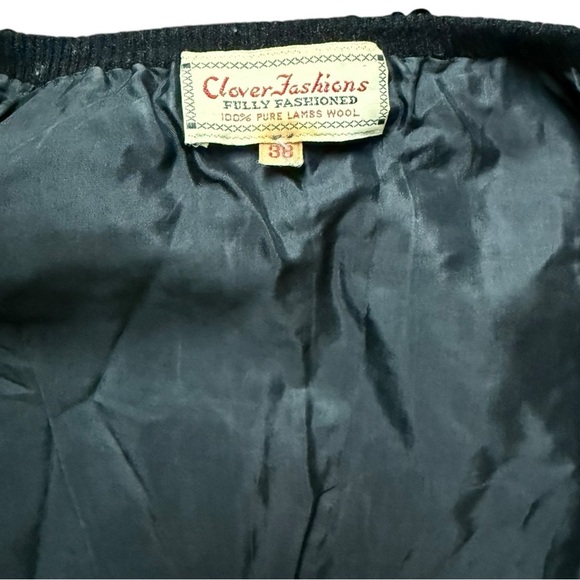 VINTAGE 1950’s Lambs Wool Hand Beaded Button Sweater - Picture 7 of 8